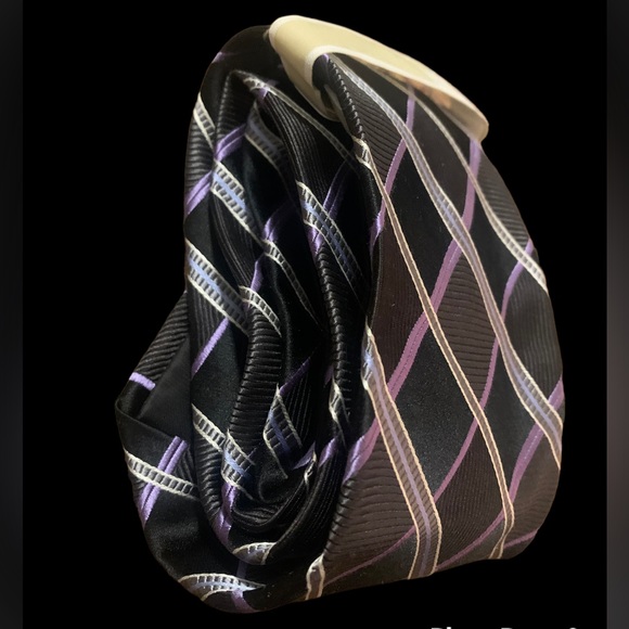 Michael Kors Tie - Picture 5 of 11